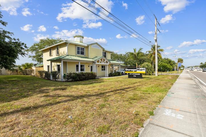 StorageMart Stuart Hero Image